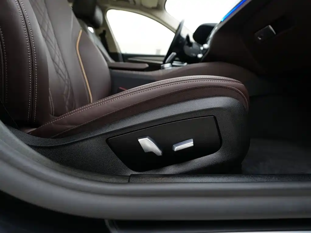 BMW 5 Series New Energy — фото 24
