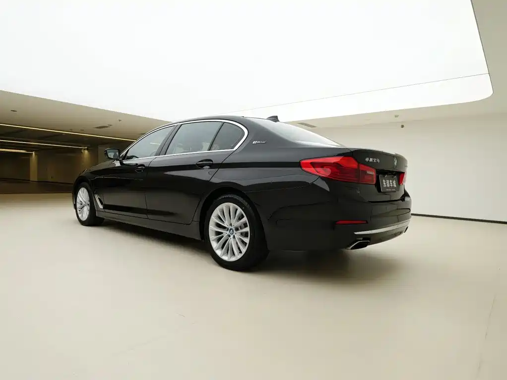 BMW 5 Series New Energy — фото 6