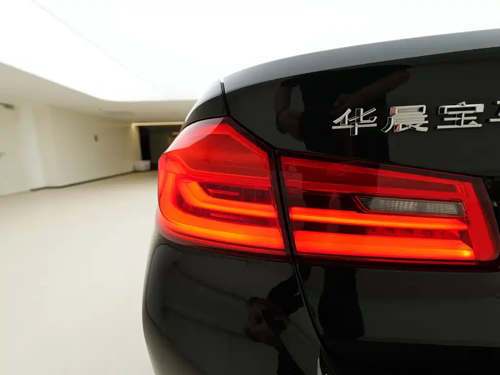 BMW 5 Series New Energy — фото 10