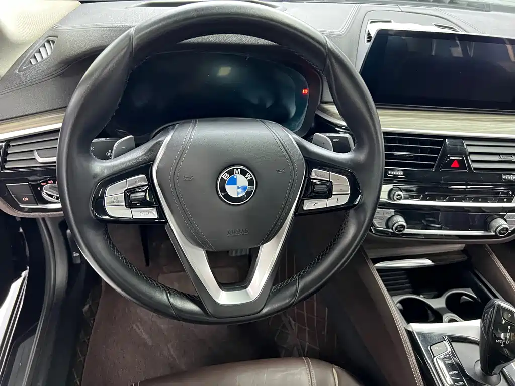 BMW 5 Series — фото 5