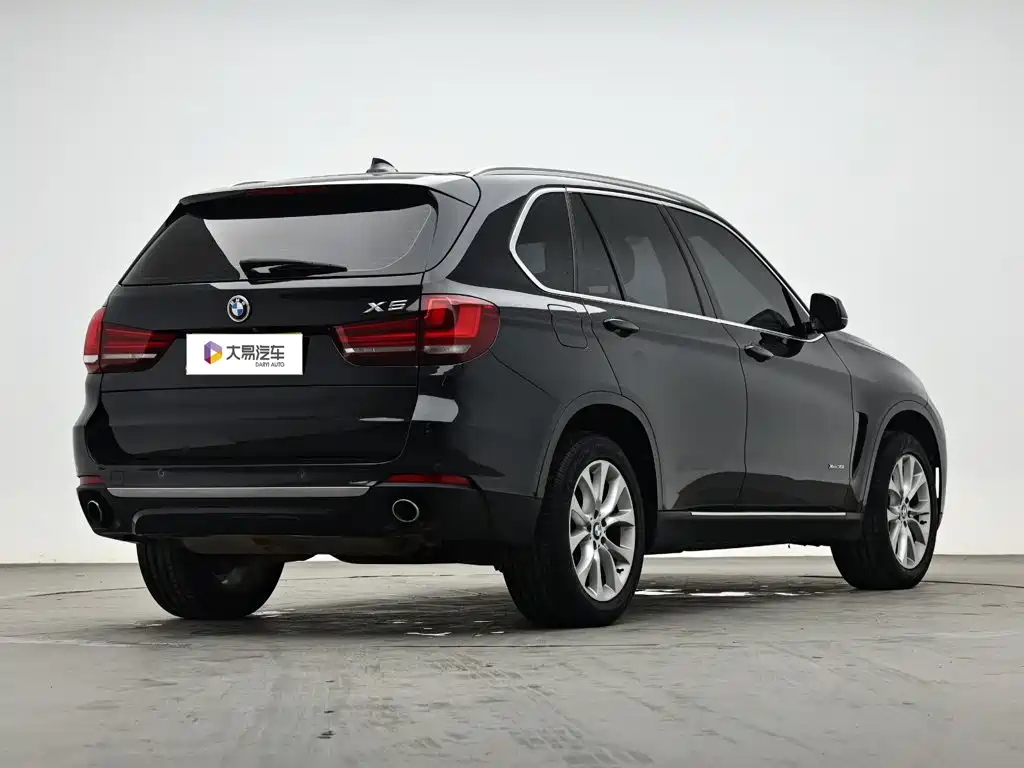 BMW X5 (Import) — фото 3