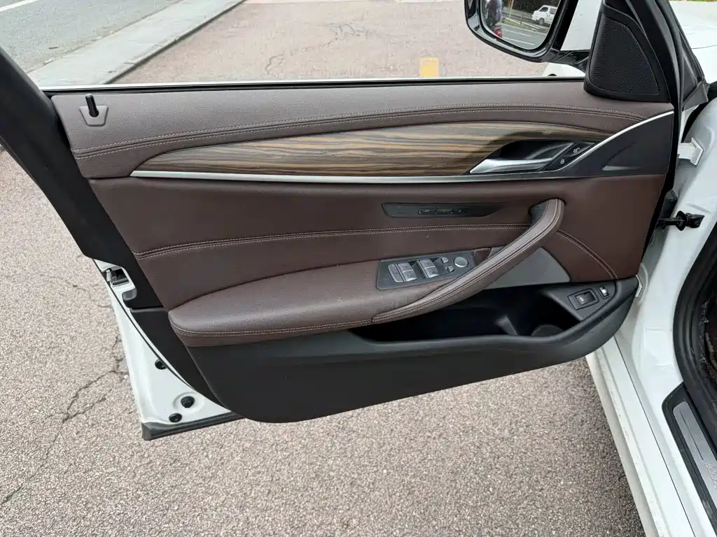 BMW 5 Series New Energy — фото 6