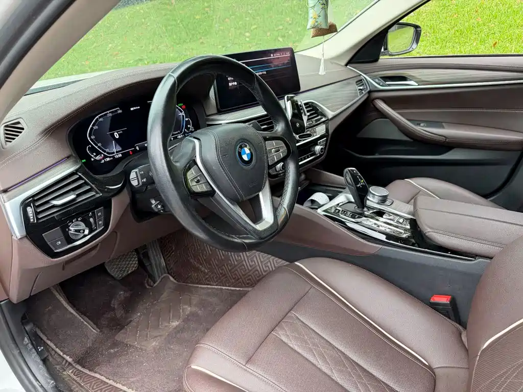 BMW 5 Series New Energy — фото 7