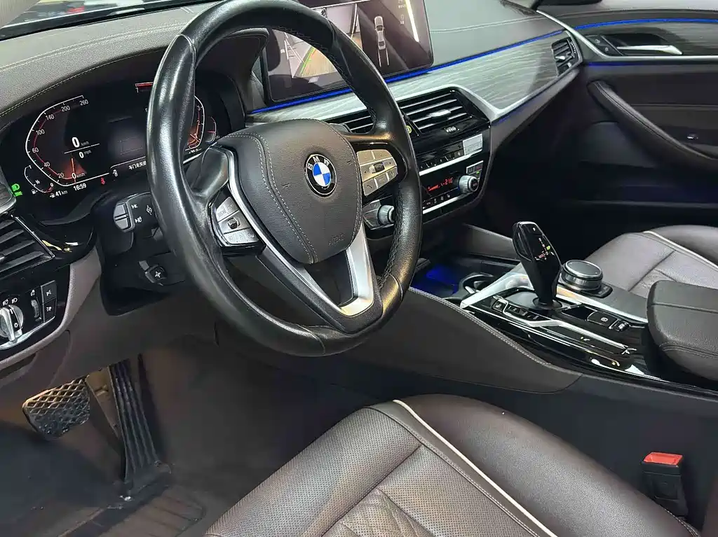 BMW 5 Series — фото 4