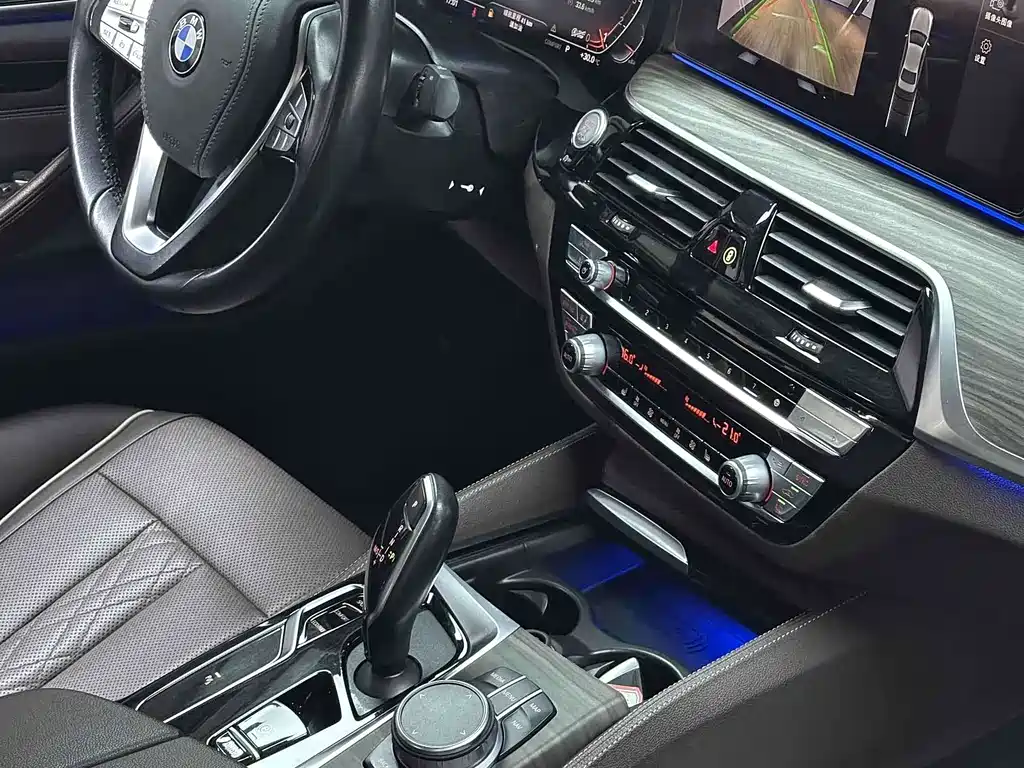 BMW 5 Series — фото 6