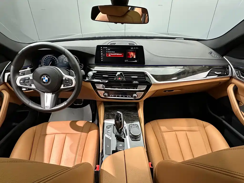 BMW 5 Series — фото 23
