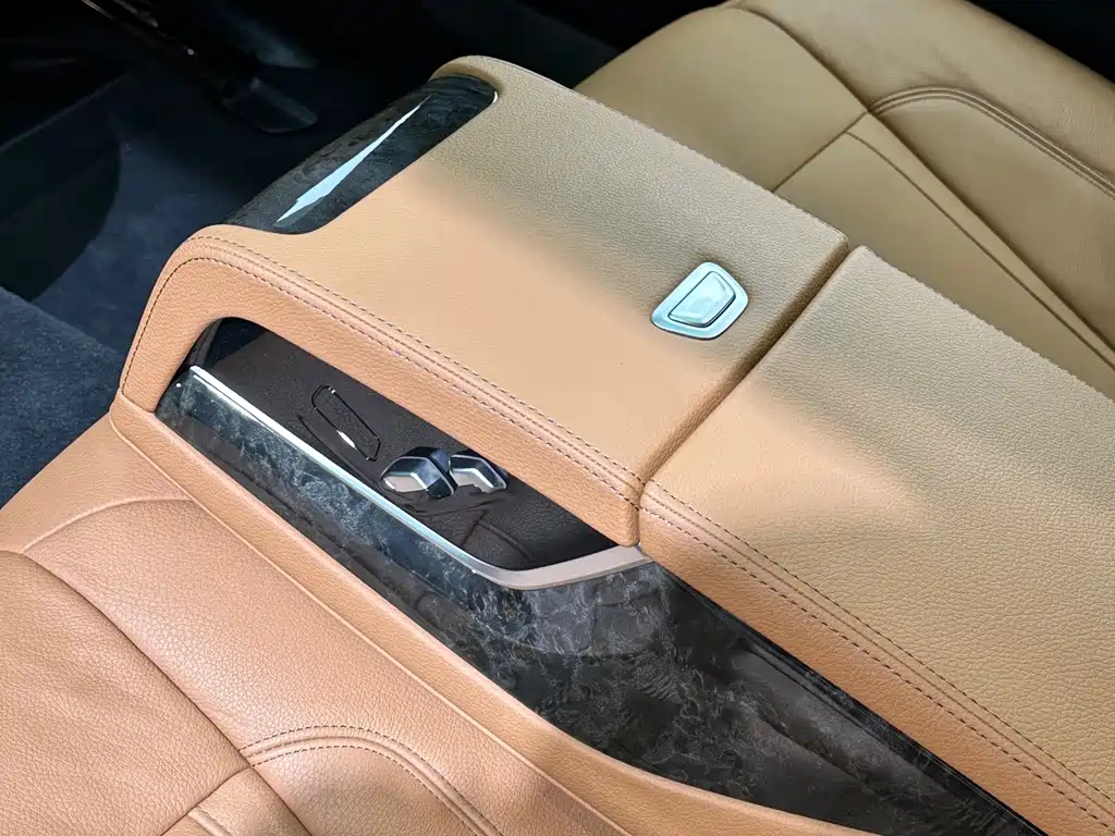 BMW 5 Series — фото 24