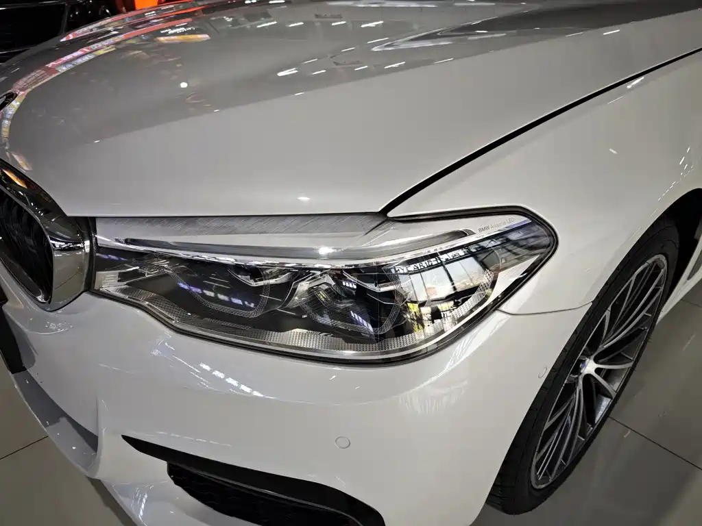 BMW 5 Series — фото 19
