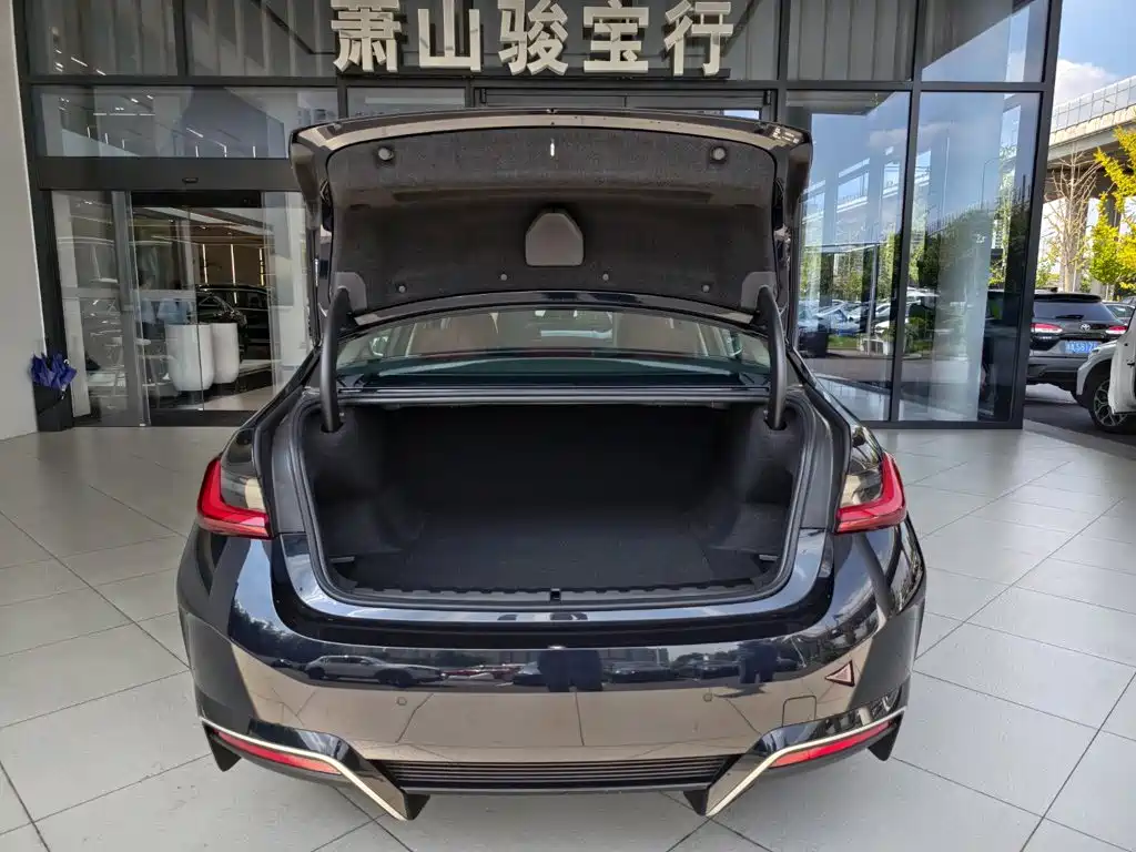 BMW i3 — фото 17
