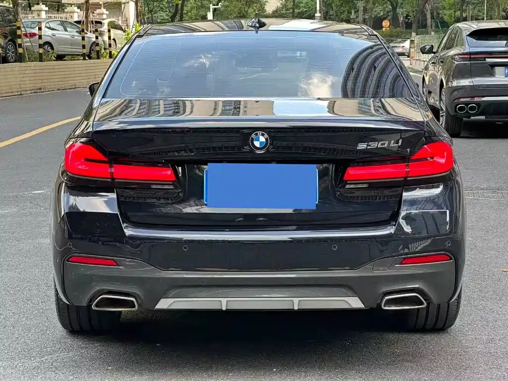 BMW 5 Series — фото 4