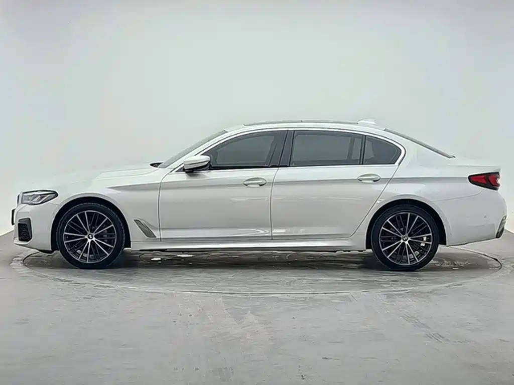 BMW 5 Series — фото 2