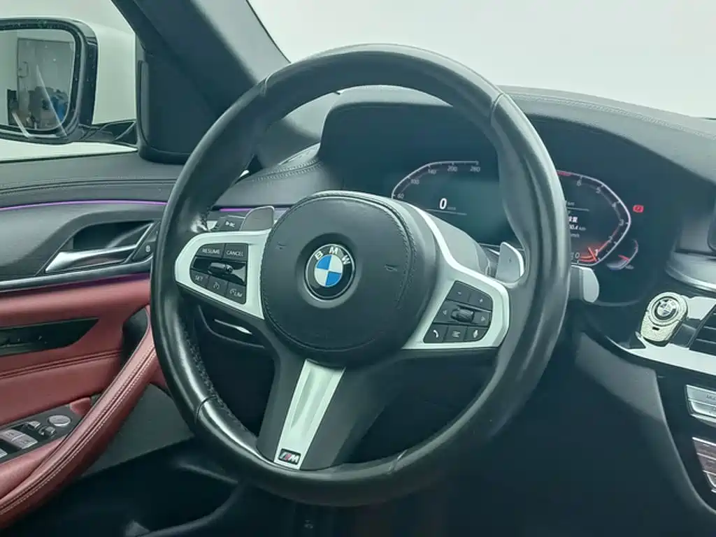 BMW 5 Series — фото 10