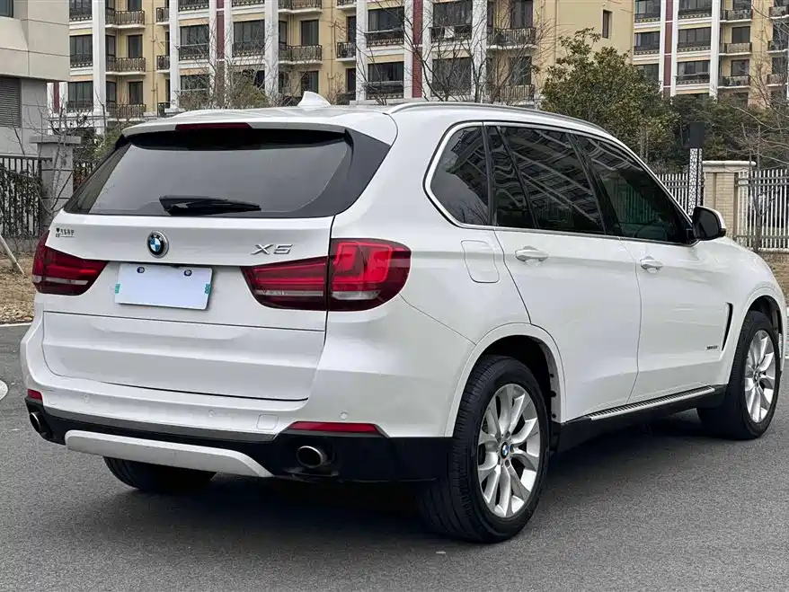 BMW X5 (Import) — фото 2