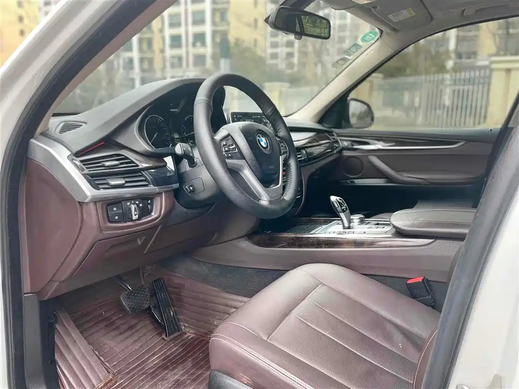 BMW X5 (Import) — фото 8
