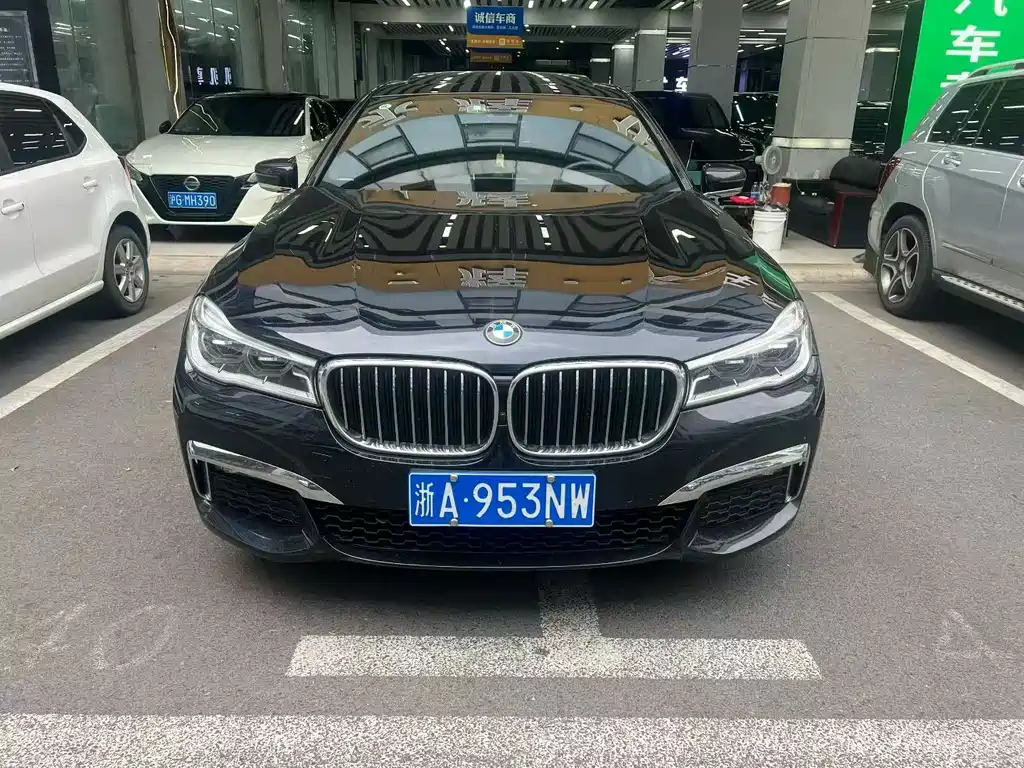 BMW 7 Series — фото 2