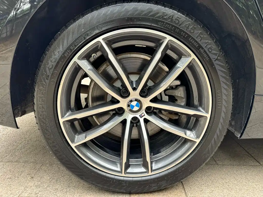 BMW 5 Series — фото 9