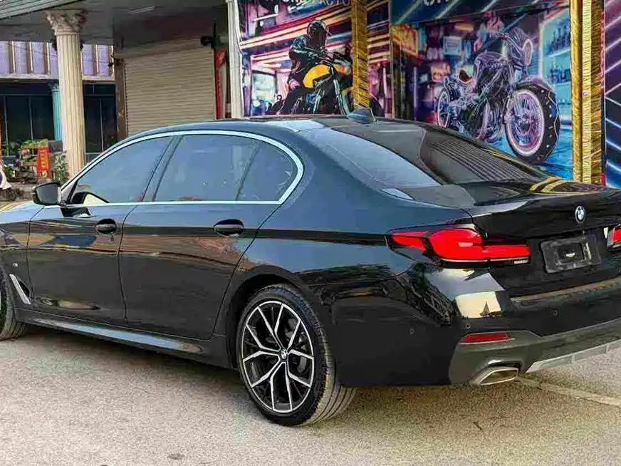 BMW 5 Series — фото 6