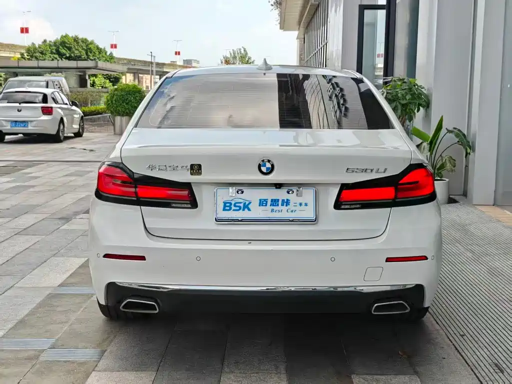 BMW 5 Series — фото 4