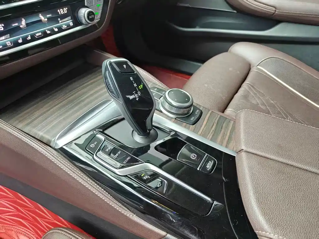 BMW 5 Series — фото 10