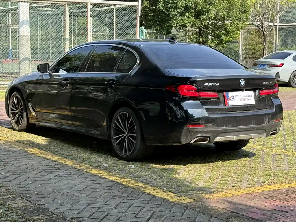 BMW 5 Series — фото 5