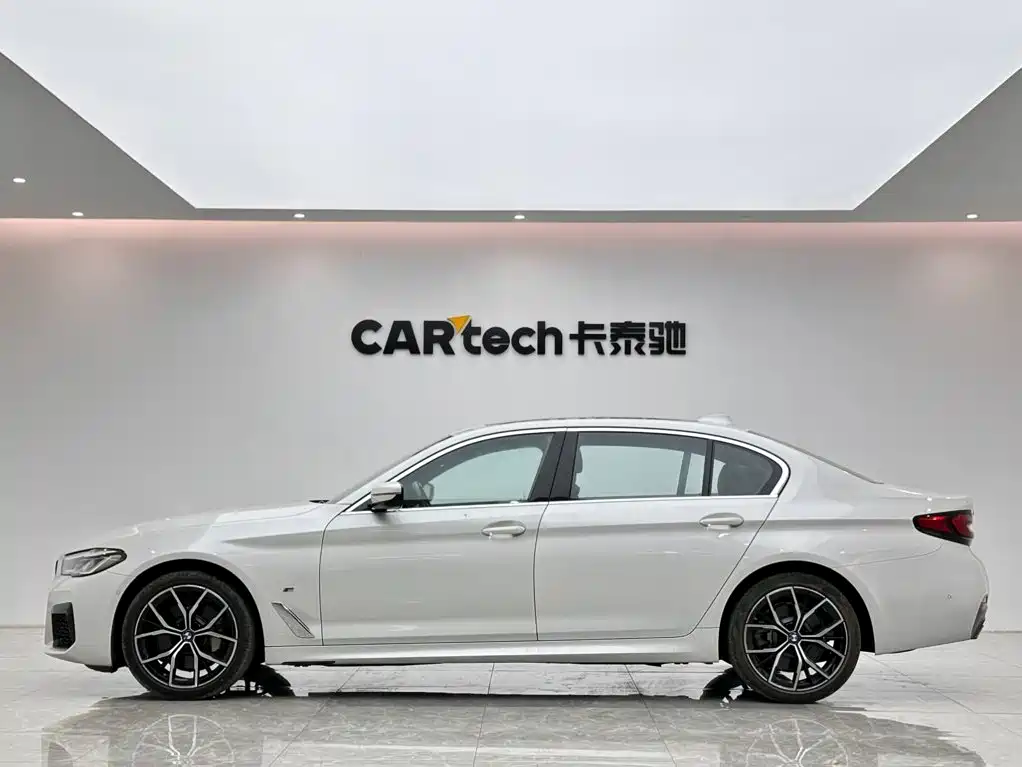BMW 5 Series — фото 2