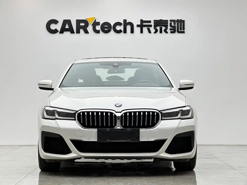 BMW 5 Series — фото 7