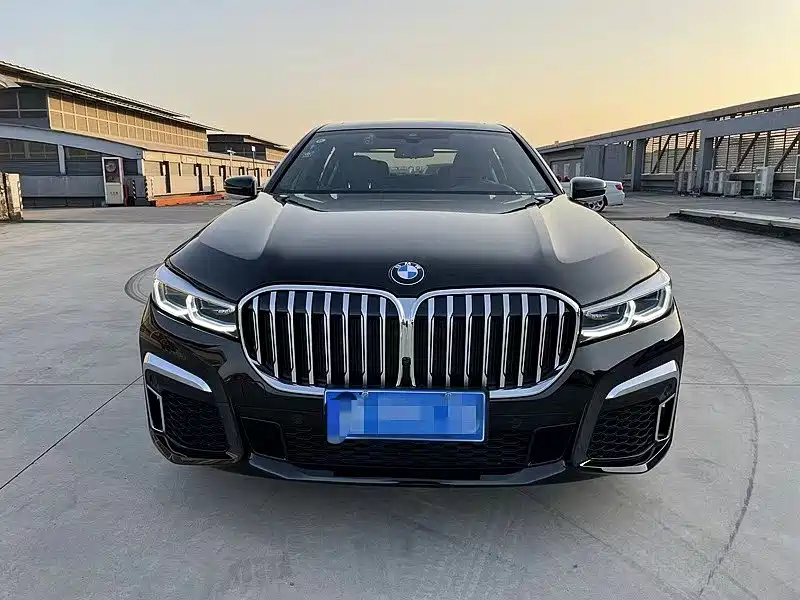 BMW 7 Series — фото 2