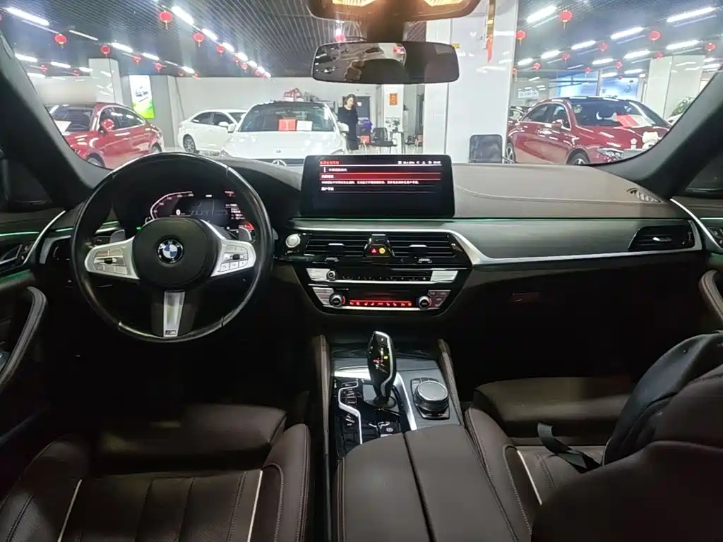 BMW 5 Series — фото 10