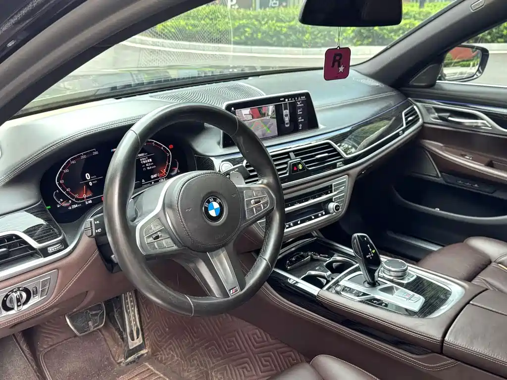 BMW 7 Series — фото 4