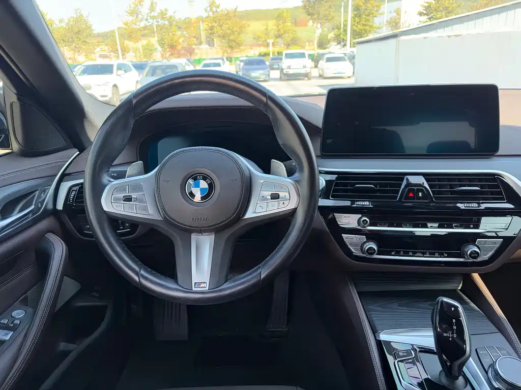 BMW 5 Series — фото 11