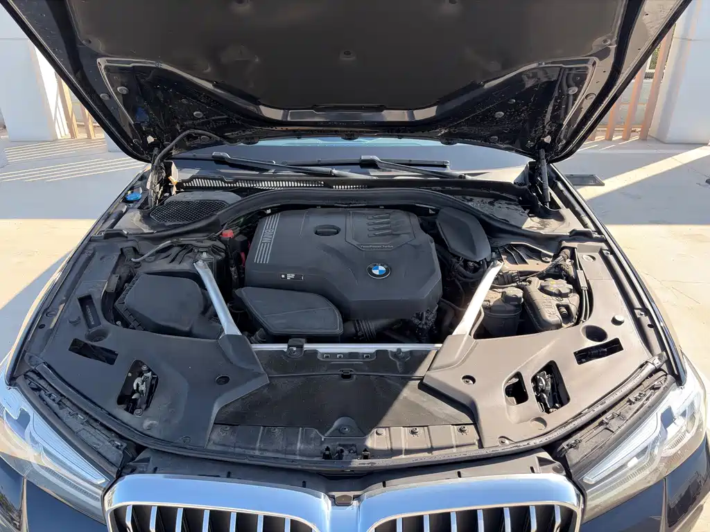 BMW 5 Series — фото 13