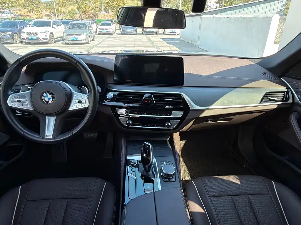 BMW 5 Series — фото 9
