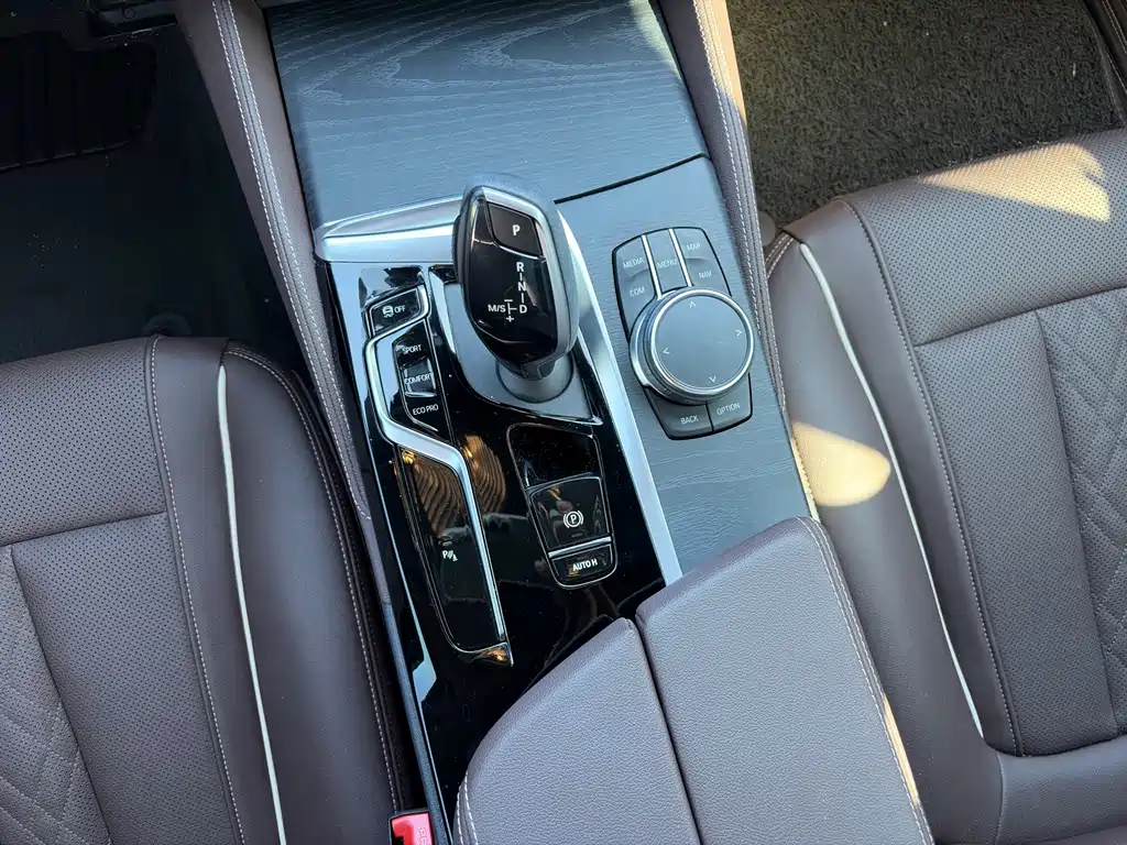 BMW 5 Series — фото 10