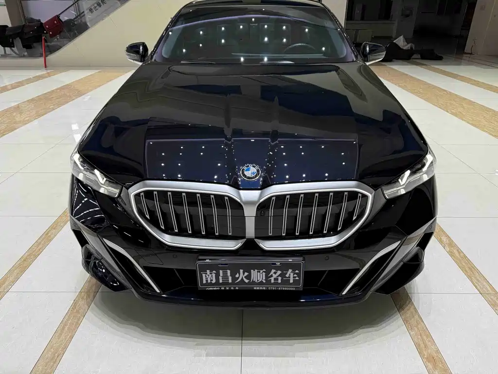 BMW 5 Series — фото 2