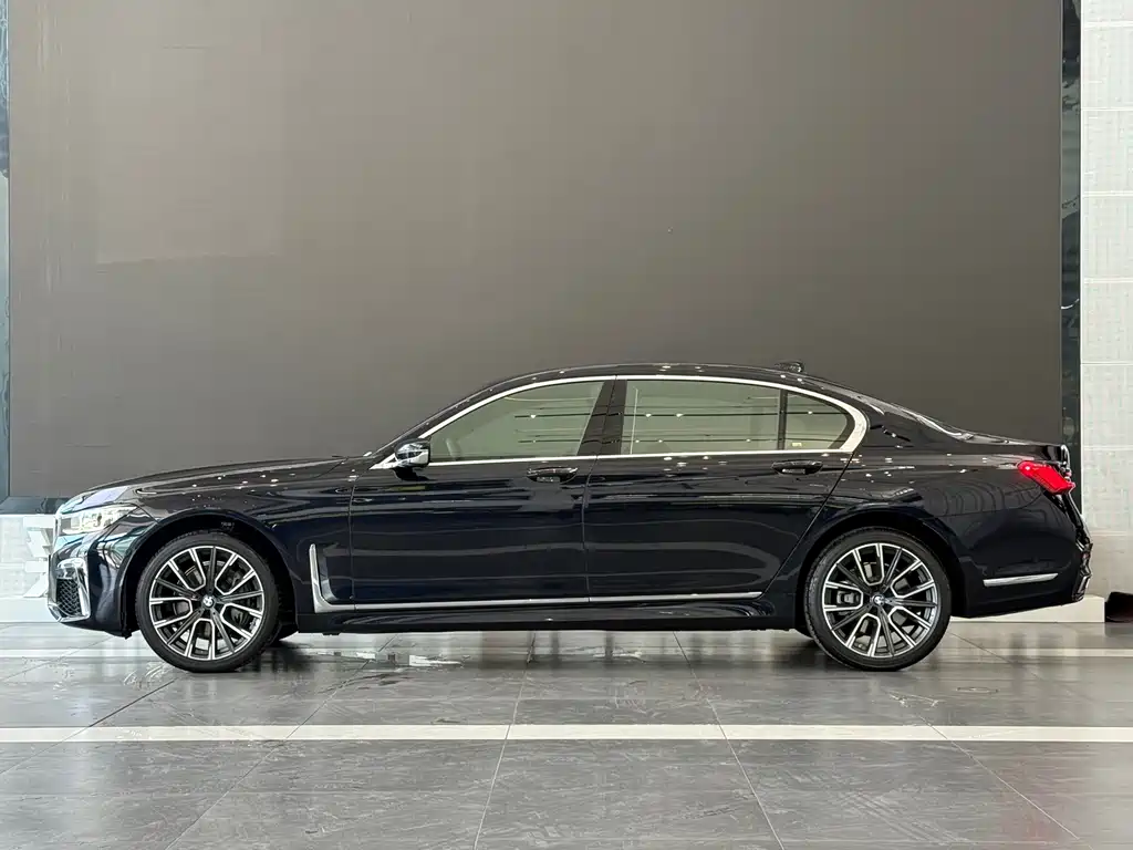 BMW 7 Series — фото 4