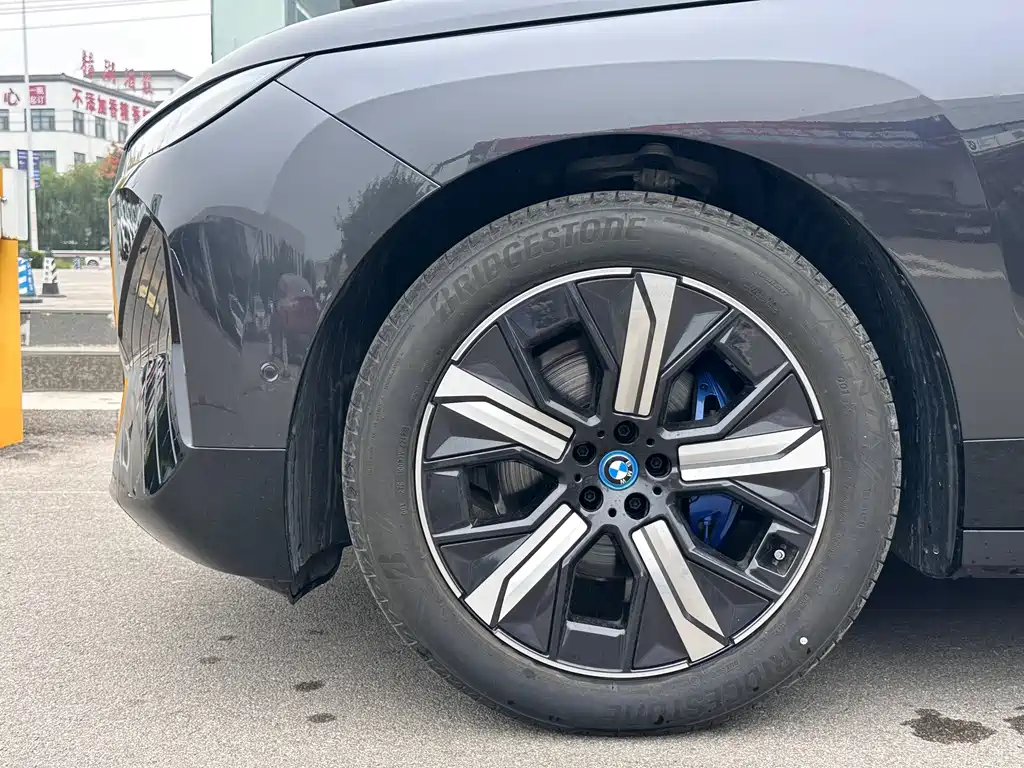 BMW iX — фото 10