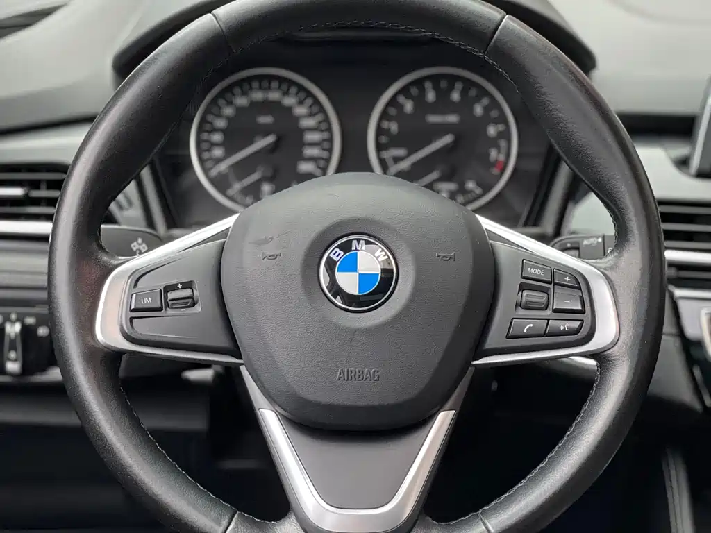 BMW 2 Series Active Tourer — фото 5