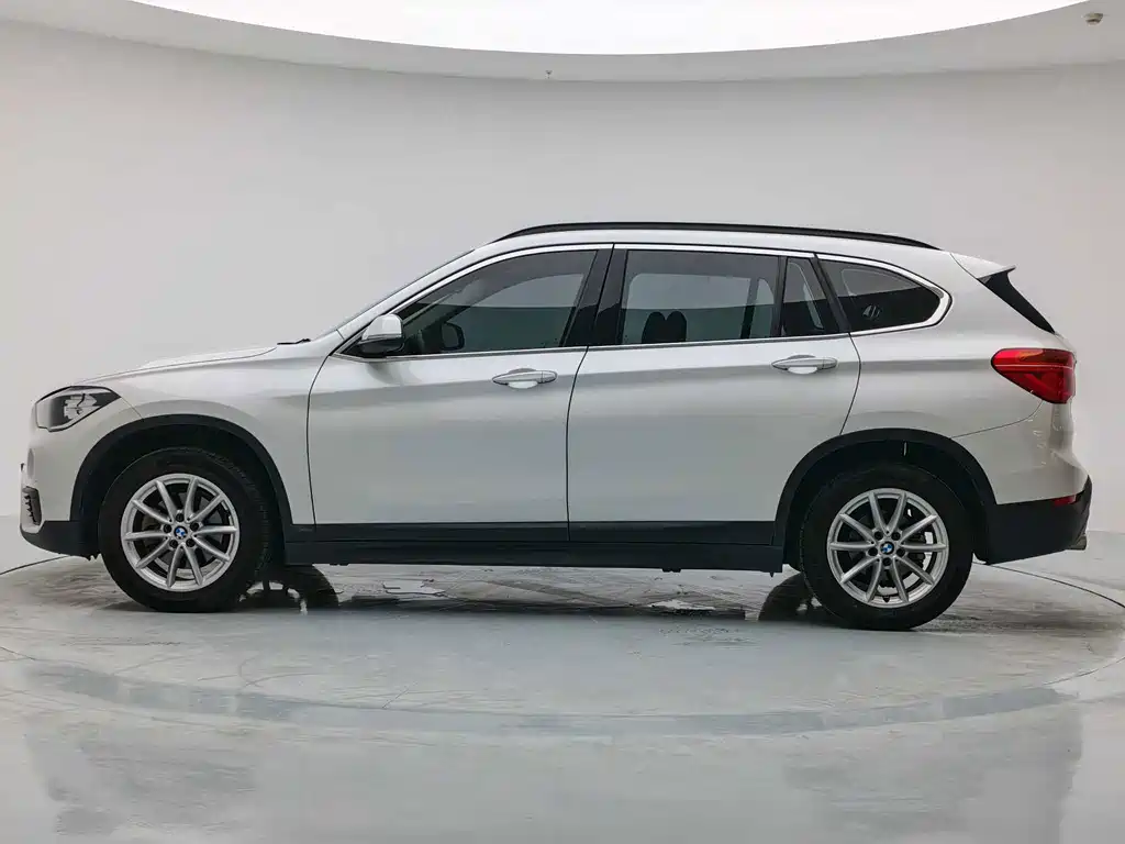 BMW X1 — фото 21