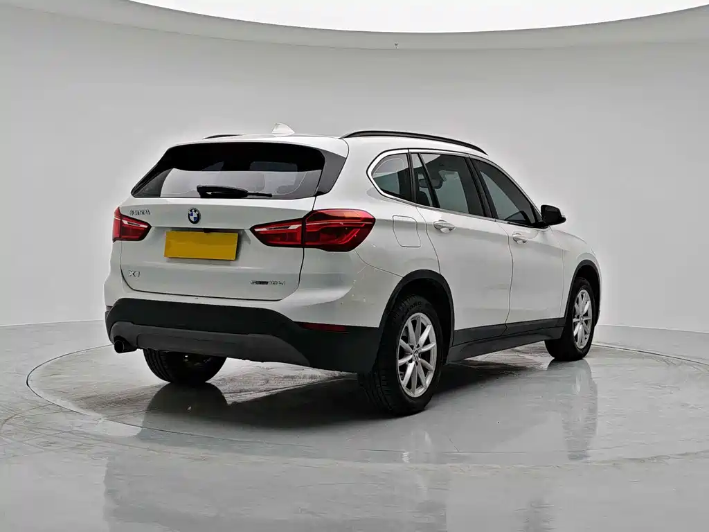 BMW X1 — фото 6