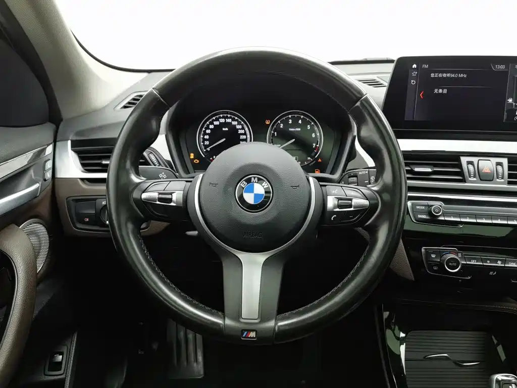 BMW X1 — фото 11