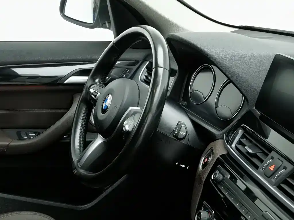BMW X1 — фото 22
