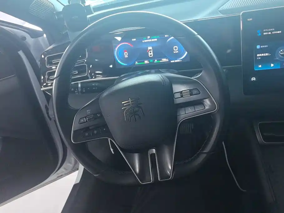 BYD Qin L — фото 15