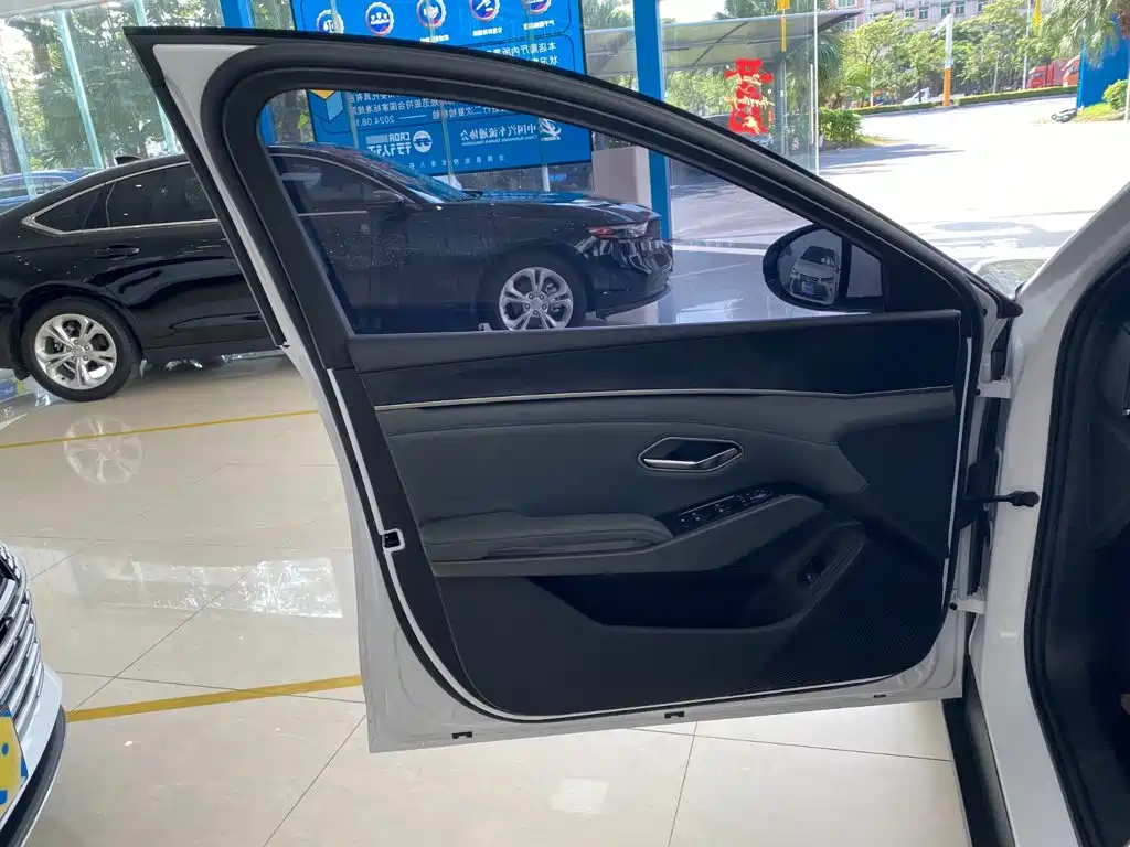 BYD Qin L — фото 4