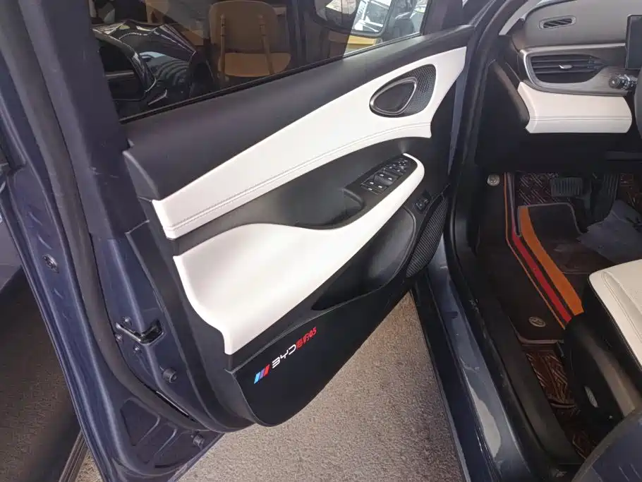 BYD Seal 05 DM-i — фото 7