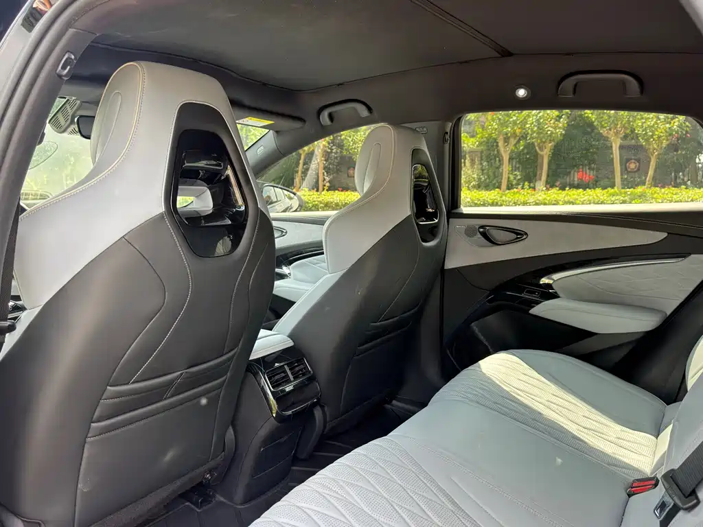 BYD Seal — фото 9