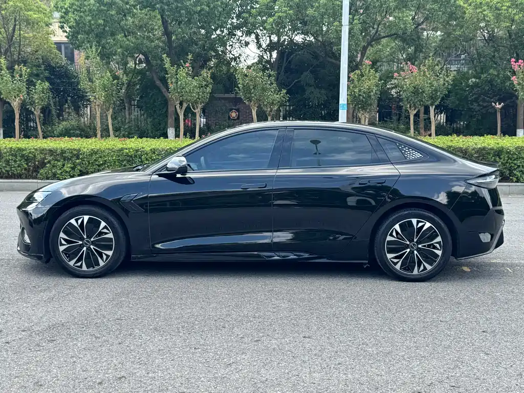 BYD Seal — фото 10