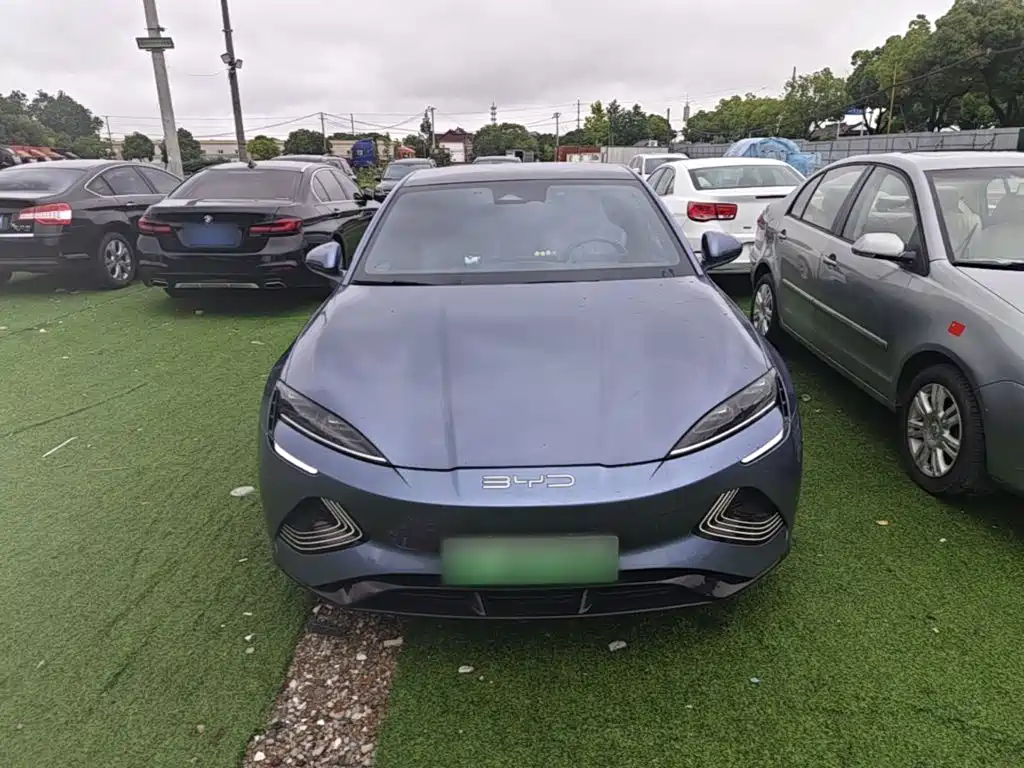 BYD Seal — фото 3