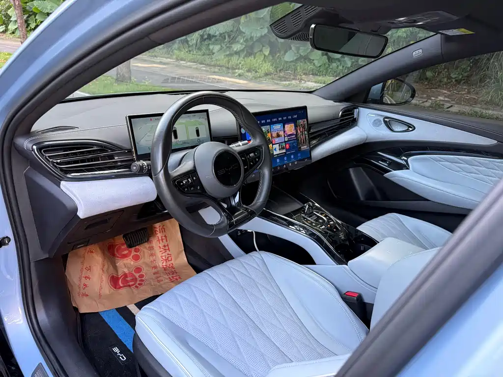 BYD Seal — фото 17