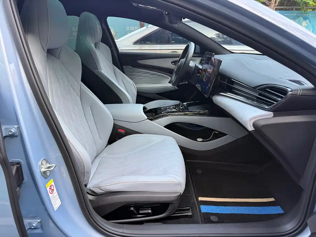 BYD Seal — фото 6