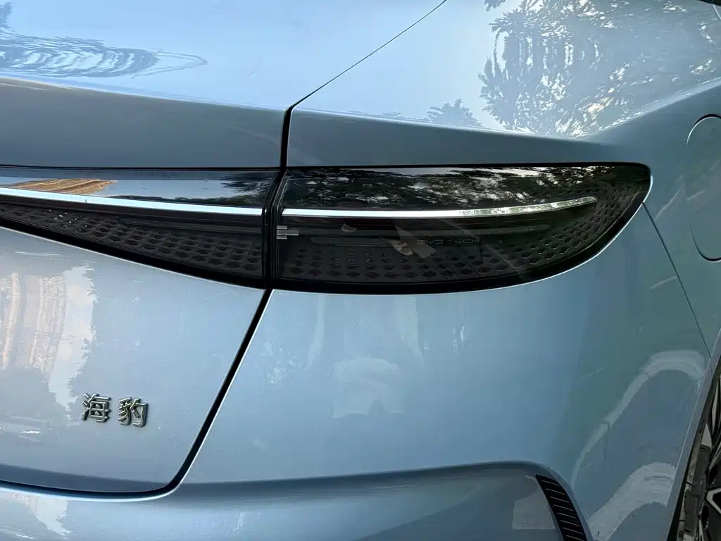 BYD Seal — фото 9